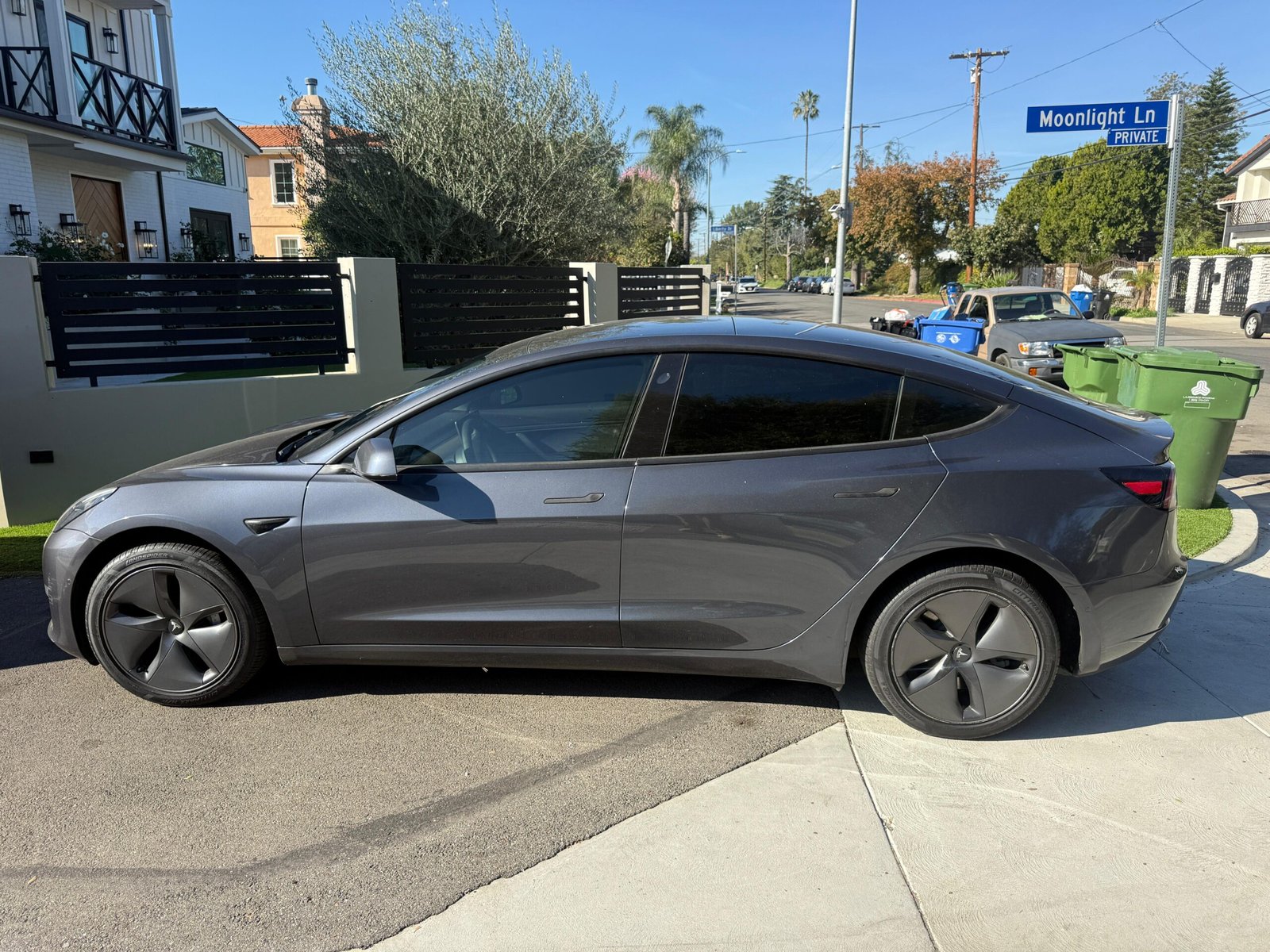 23e07759-b68a-4eb6-85f4-612a9a3a6f8f